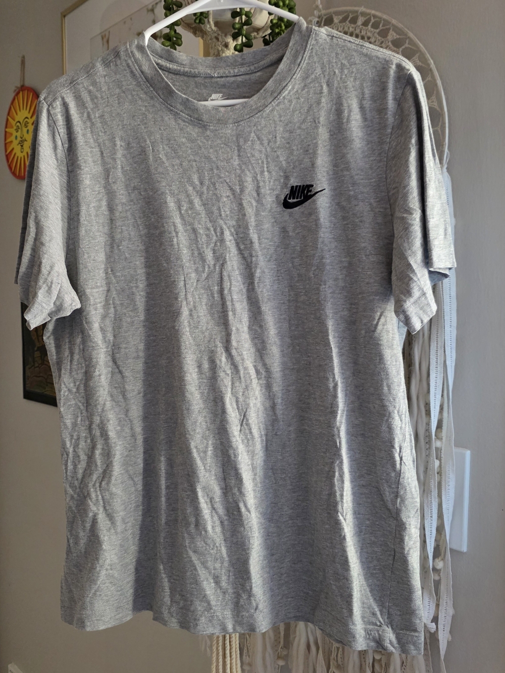 Nike Men's Gray Short-Sleeve Logo T-Shirt - Medium